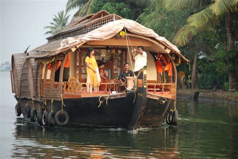 Rice Boat Travelling The Back Water Of Kerala 4 Days Amazing