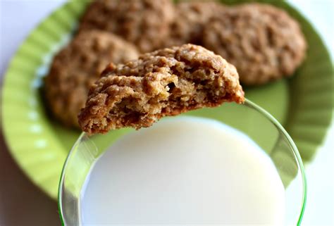 Actually, irish cream is his favorite flavor so i just put a twist on these good old chocolate chip cookies and then made them gluten free. Irish Oatmeal Cookies - The Monday Box