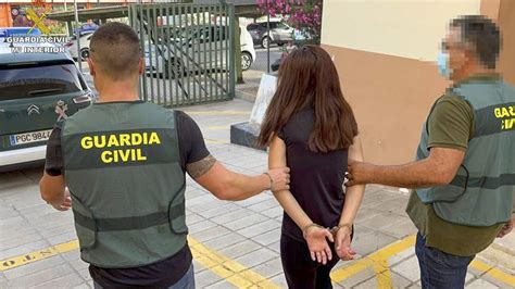 Parricidio En Alicante Una Hija De La Detenida Por Matar A Su Hijo En