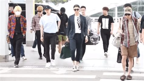 Veja mais ideias sobre meninos bts, jungkook, bts. BTS(防弾少年団) Vが空港で見せた怒りの行動!ファンのマナーの ...