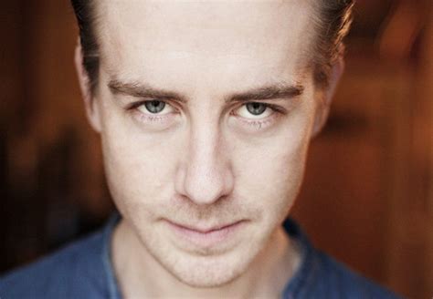 Pål sverre hagen skal spille roald amundsen. Pål Sverre Hagens ukjente bjørnedrama - VG