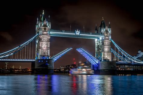 River Architecture London England Night Tower Thames River 4k