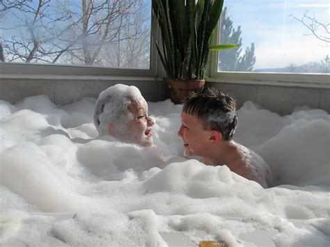 ClaudiasBloggia Bath Bubbles