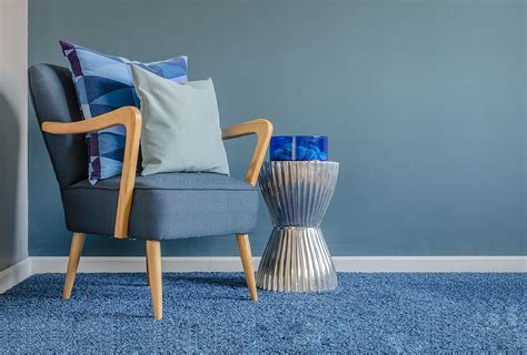 8 Eye Catching Wall Colors That Go With Blue Carpet Homenish