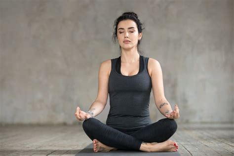 9 Easy Yoga Poses For Beginners Resveralife