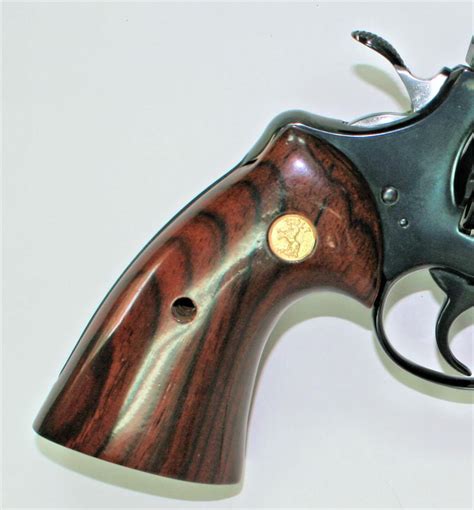 Colt Python I Frame Rosewood Grips Smooth With Medallions