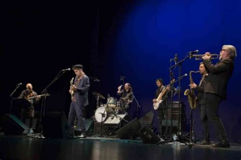 Santiago Auserón Y Su Academia Nocturna Brindaron Un Gran Concierto