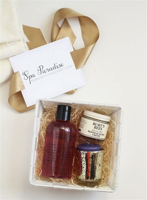 Does your mom love tea? Gift Box Ideas: For Moms | Spa gifts, Corporate gifts ...