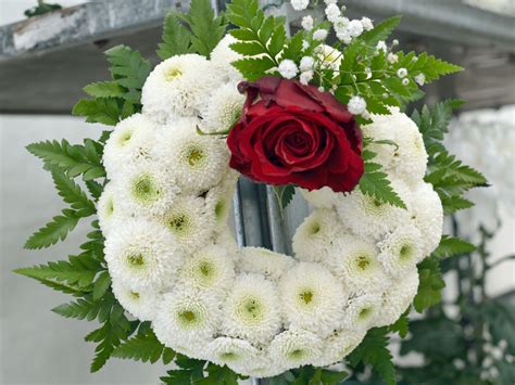 What Is An Appropriate Message For Funeral Flowers Funeral Flower