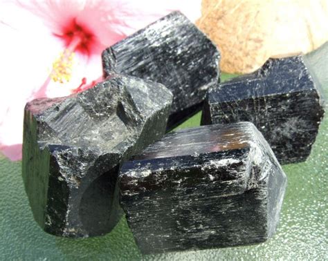 How To Tell The Difference Between Black Onyx Jet Apache Tear Black