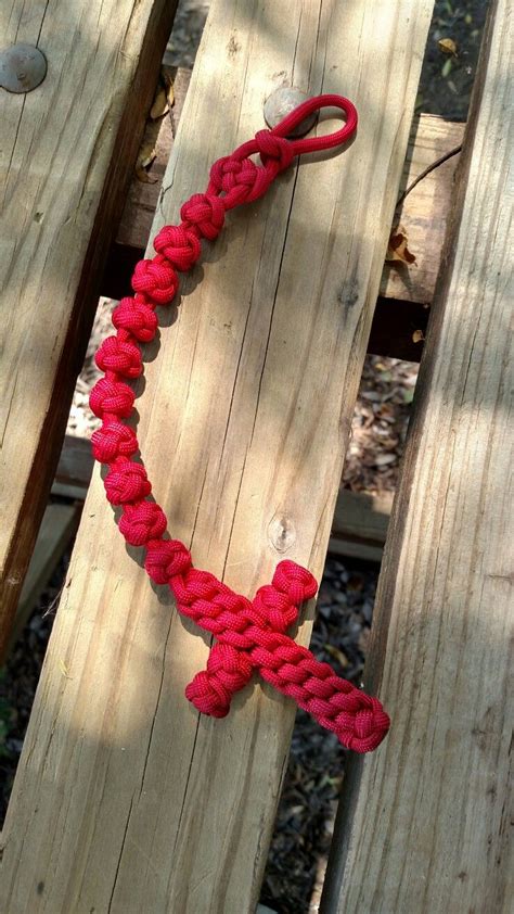 Paracord is a versatile tool, so you'll love trying out these paracord knots and ideas. Paracord 10 knot prayer rope (paternoster/ penal rosary) | Paracord rosary, Knotted rosary, How ...