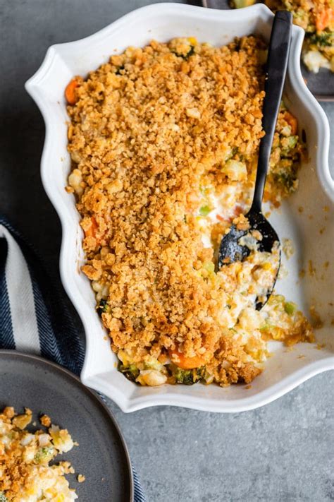 Cheesy vegetable casserole takes no effort to put together, and it's done in no time! Vegetable Casserole Recipe | Culinary Hill
