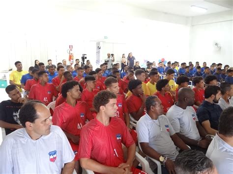 De acordo com ele, quando a terraplanagem for finalizada, os muros começarão a ser construídos no terreno: Boston City FC: time manhuaçuense disputará importantes ...