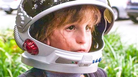 O Que O Capacete De Astronauta Representa Para Auggie
