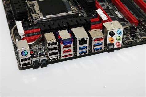 When receiving the rampage iv extreme in for review we really did not expect what we were getting ourselves into. Asus ROG Rampage IV Extreme Motherboard Gets Pictured