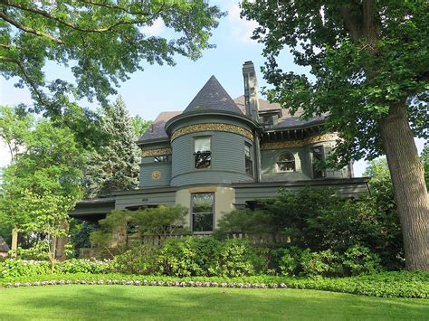 Mansions on Fifth Historic Hotel is Steps Away from Pittsburgh’s Top