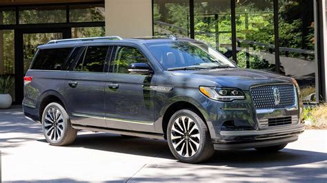 2022 Lincoln Navigator Debuts With Larger Face Lots Of Fresh Tech