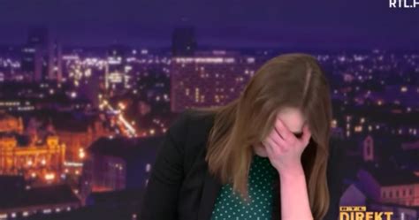No, tako je to kad se emisija radi iz dnevnog boravka, voditeljica rtl direkta to najbolje zna. Voditeljica RTL Direkta završila emisiju u suzama: 'Žao mi ...