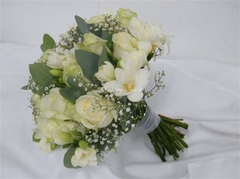 2000/1000pcs multi colors silk flower rose artificial petals wedding decorations. freesia and gypsophila - Google Search | Flower bouquet ...