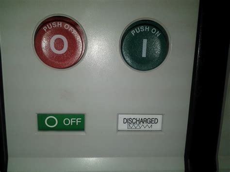 Lepas ni boleh tekan suis dari smartphone atau boleh control suis guna suara sahaja. ELEKTRIK DUNIAKU: PAPAN SUIS UTAMA (SIRI 3)
