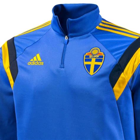 Der verband teilte am dienstag mit, dass dejan kulusevski und mattias. Schweden Nationalmannschaft Trainingsanzug 2015 marine ...