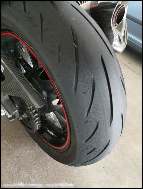 Featuring dual compound front and triple compound rear rubber, the s22 tires are constructed with a. Bridgestone S22 auf eigener Maschine getestet (BMW S1000R)