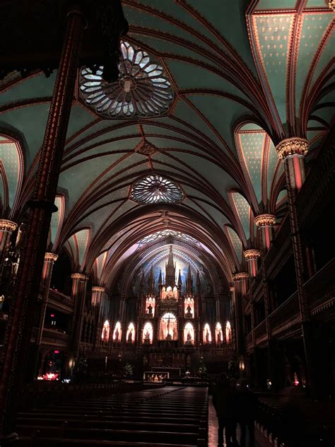 Notre Dame Cathedral in Montreal, Canada : pics