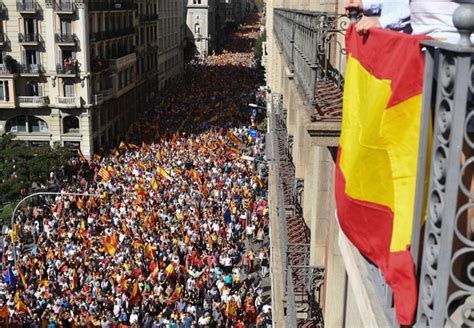 Protesto arrancou às 14h deste sábado, no marquês de pombal, em lisboa. Manifestação contra separação da Catalunha leva milhares ...