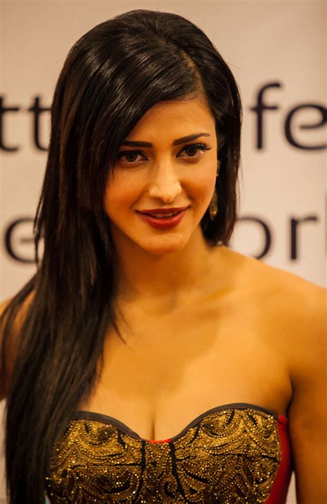 shruti hassan hot cleavage show photos at siima awards 2013 hot blog photos