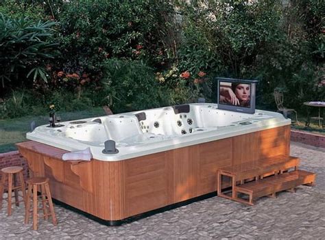 Hot Tub With Bar For People To Sit At As Well Yes No Tv Though