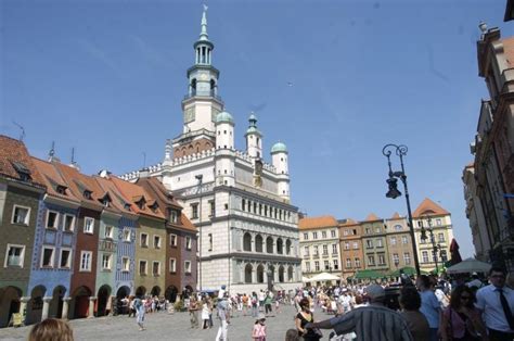99baniek w tych czasach jest nieosiagalne. Poznań - Od dzisiaj Stary Rynek zamknięty dla samochodów ...