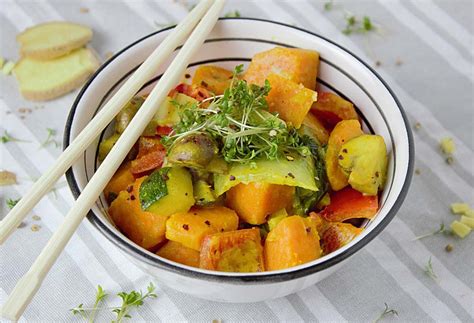 Plus de 103608 recettes de cuisine testées et approuvées par les internautes. Recette Vegan de Cari de Légume au Lait de Coco - Fonsly