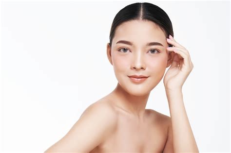 Premium Photo Asian Woman Facial Treatment Cosmetology Beauty