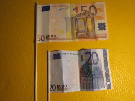 Fotos ausdrucken bei geringen druckkosten. 50 Euro Schein In Din A 4 Ausdrucken - Neue Banknoten Warum Die Notenbank Den 100 Euro Schein ...