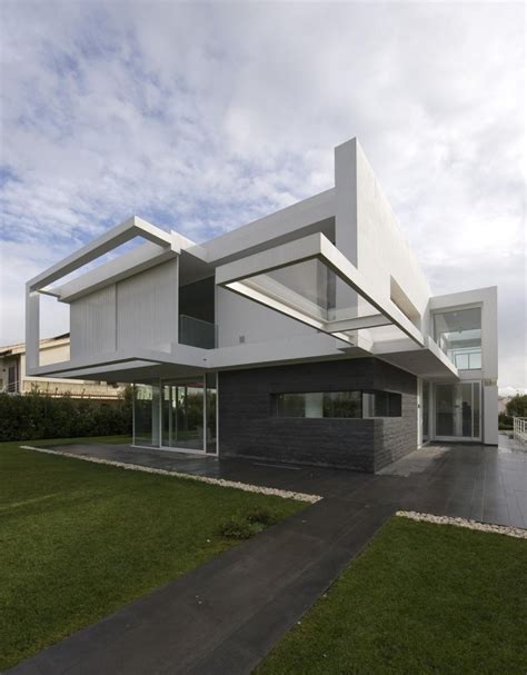 Contemporary Minimalist Villa Design With Indoor Patio Italy Floor