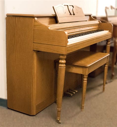 Wurlitzer Wurlitzer Light Oak Spinet Piano