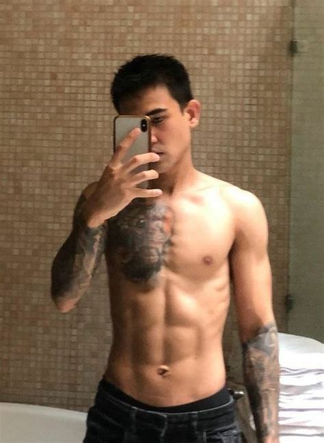 mrvvip on twitter axel matthew shirtless mirror selfies selebwatch…