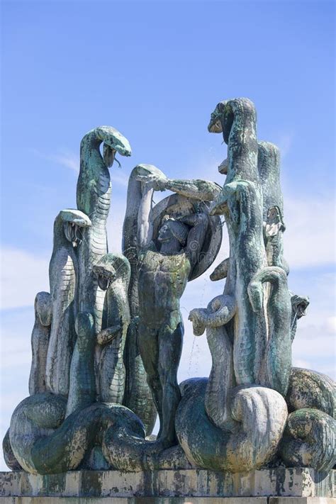 Estátua De Bronze Hercules E O Hydra Figura Mitológica De Um Herói