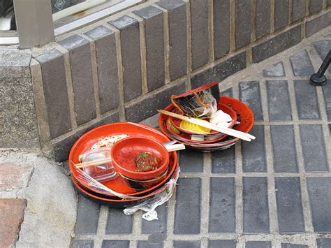 Leftovers, remainder tidak ada sisanya there's none left 2. My Thoughts, My Sharing, My Things: Sampah Sisa Makanan