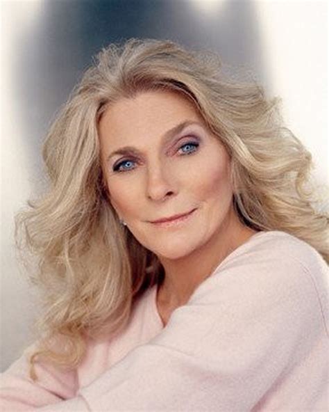 Judy Collins To Sign Books After State Theatre Show