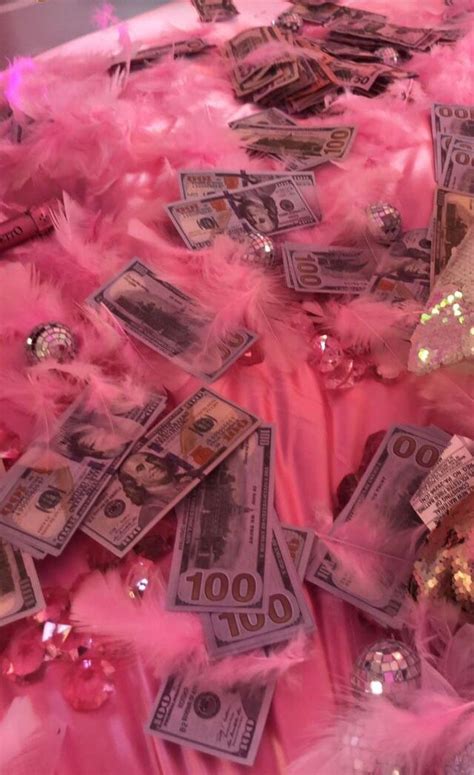 Pink cash money hot pink wallpaper, pink aesthetic, pink. Pin de Merve em Neon | Papel de parede barbie, Papeis de ...
