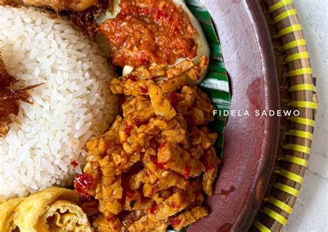 Biar lebih enak lagi kalau mau jadi cemilan, bisa juga kamu tambahin kacang, ya! Tempe Orek Untuk Bayi : Resep Membuat Tempe Orek Basah Pedas Manis - withington-cash