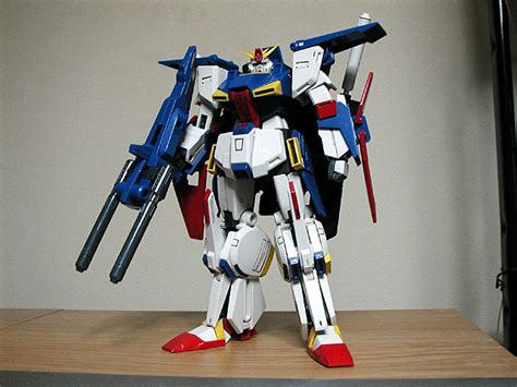 可変戦士ZZガンダム（MS形態）