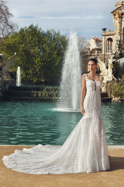 Spotlight features • wedding dresses. Wedding Dresses: New Lace White shabby chic photography