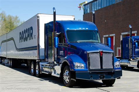 Kenworth T880 52 Midroof Sleeper 2014 Paccar Technical Ce Flickr