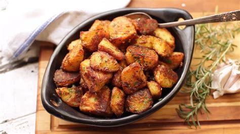 Place potatoes into a large bowl. The Best Crispy Roast Potatoes Ever | Bmore Cooks | Copy ...