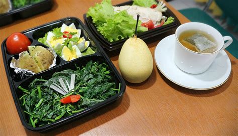 Berikut ini adalah beberapa resep menu makanan yang bisa menurunkan berat badan dan bisa digunakan untuk sarapan, untuk makan siang, maupun makan malam. Sontekan Menu Diet Sehat Selama Seminggu. Ada Hitungan ...