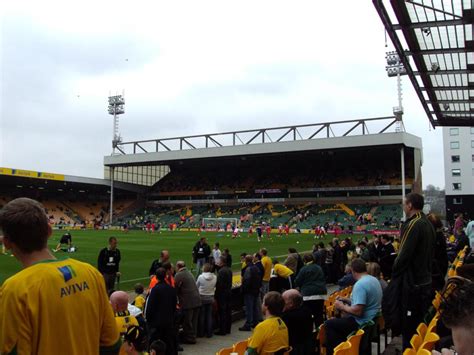 Турниры, местоположение, домашние команды, история игр. Carrow Road - Stadiony.net