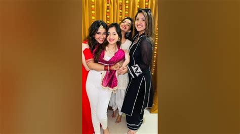 Jannat Zubair Cute Friends New Status Fashion Youtube