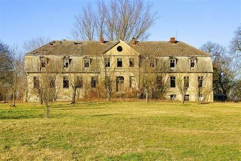 Mach deinen traum vom eigenen haus wahr. Photo of Gutshaus Galenbeck | Alte verlassene häuser ...